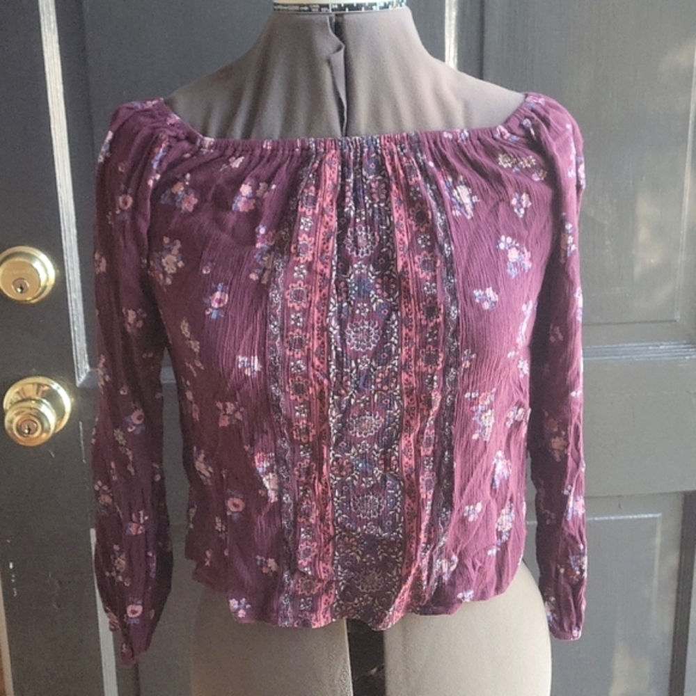 Hollister On or Off Shoulder Top